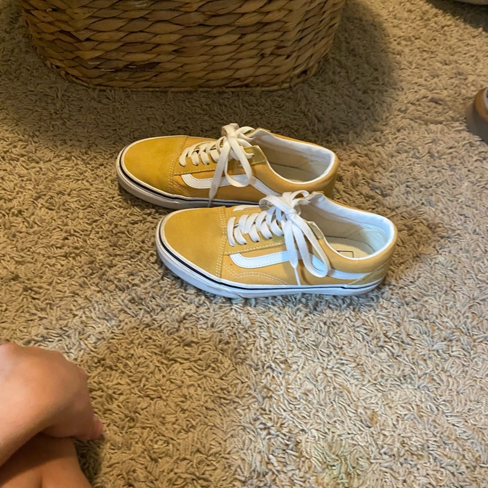 Vans - Picture 3 of 4